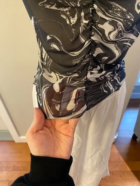 Caution To The Wind Black & White Swirl Short Sleeve Top - Picture 5 of 7